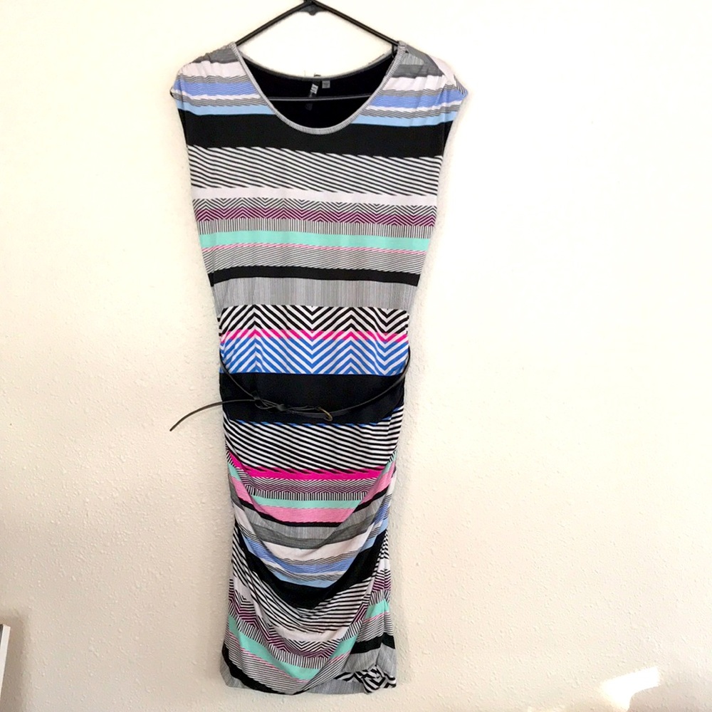 Cap sleeve body con dress